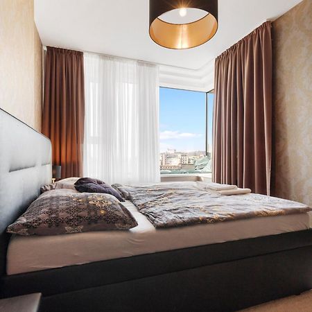 Panorama City Apartment In Downtown Area With Free Parking And Castle View Bratislava Exterior foto