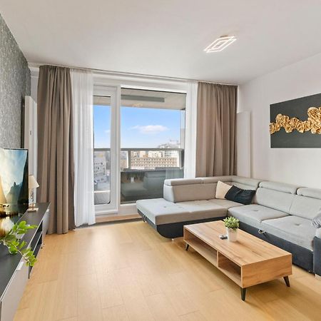 Panorama City Apartment In Downtown Area With Free Parking And Castle View Bratislava Exterior foto