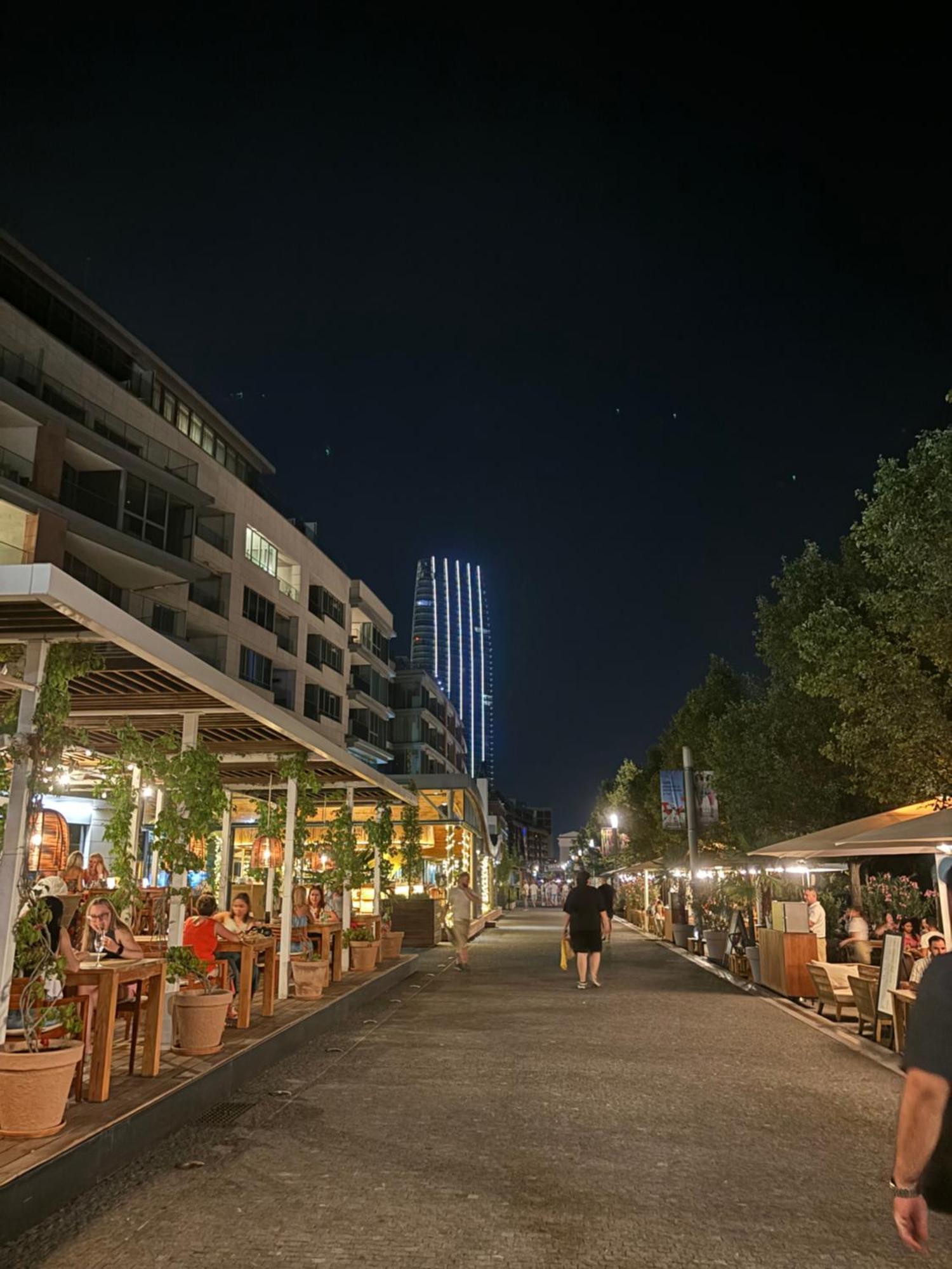 Panorama City Apartment In Downtown Area With Free Parking And Castle View Bratislava Exterior foto