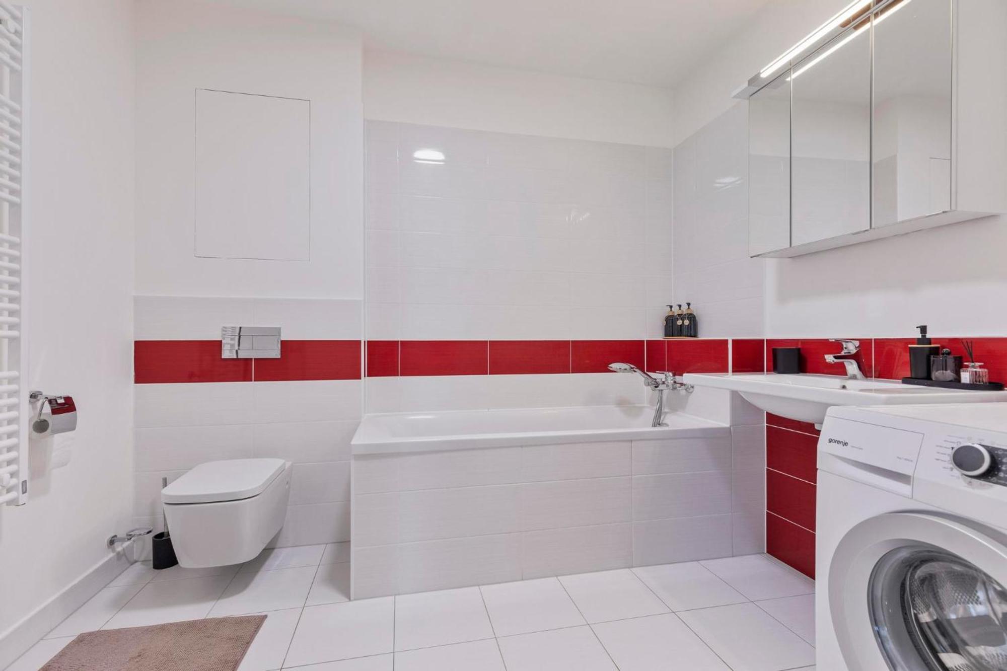 Panorama City Apartment In Downtown Area With Free Parking And Castle View Bratislava Exterior foto