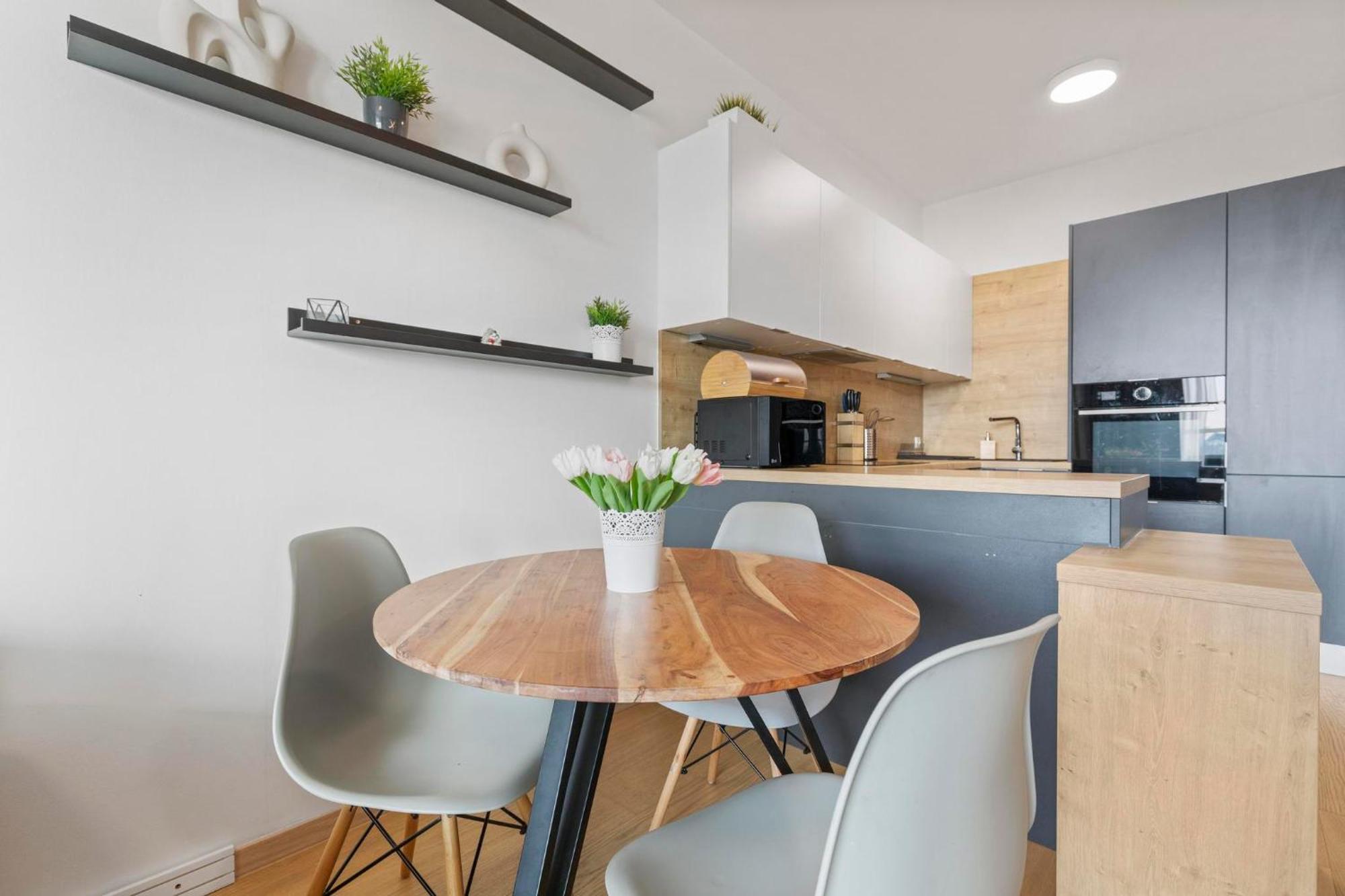 Panorama City Apartment In Downtown Area With Free Parking And Castle View Bratislava Exterior foto