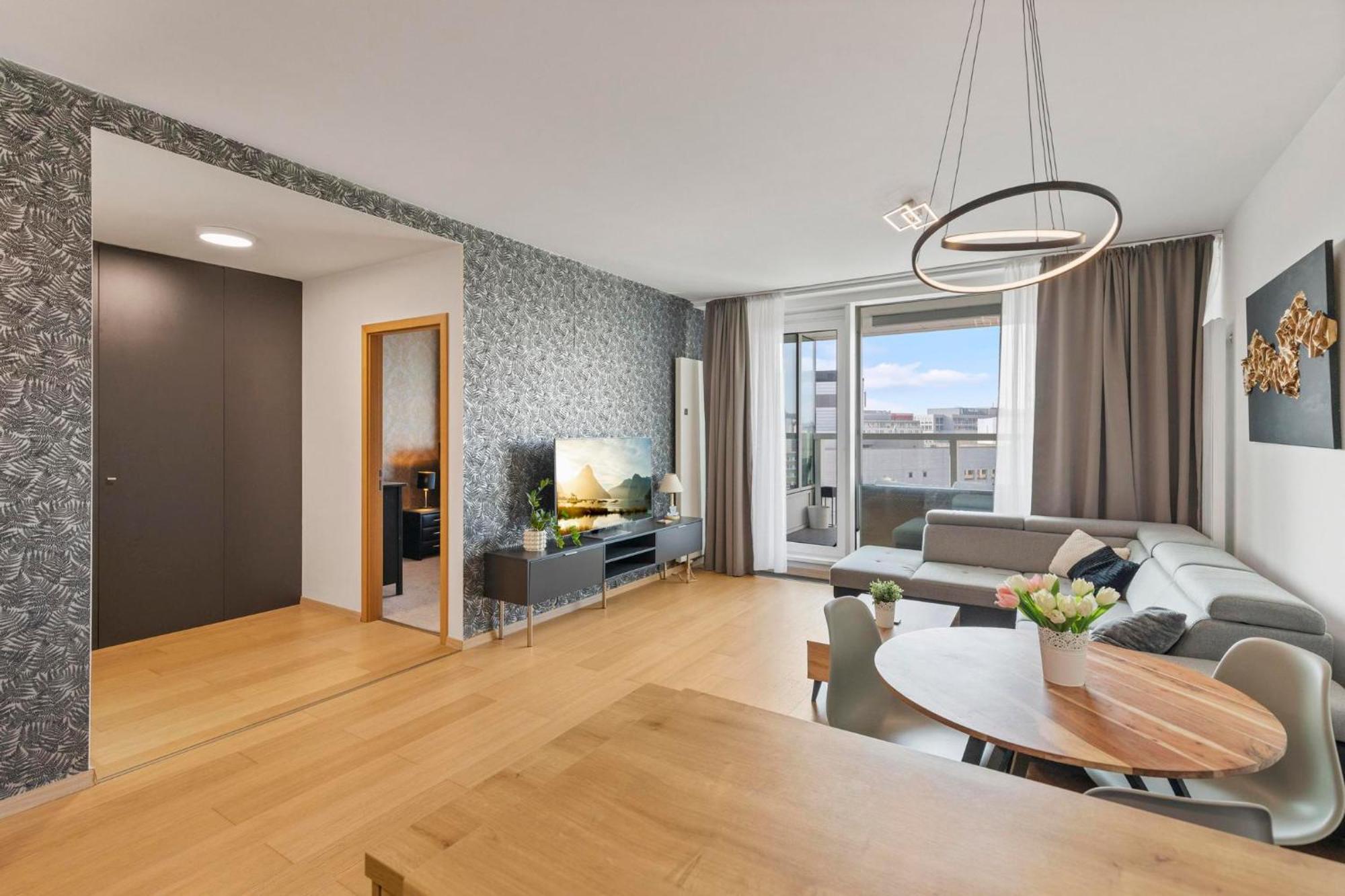 Panorama City Apartment In Downtown Area With Free Parking And Castle View Bratislava Exterior foto