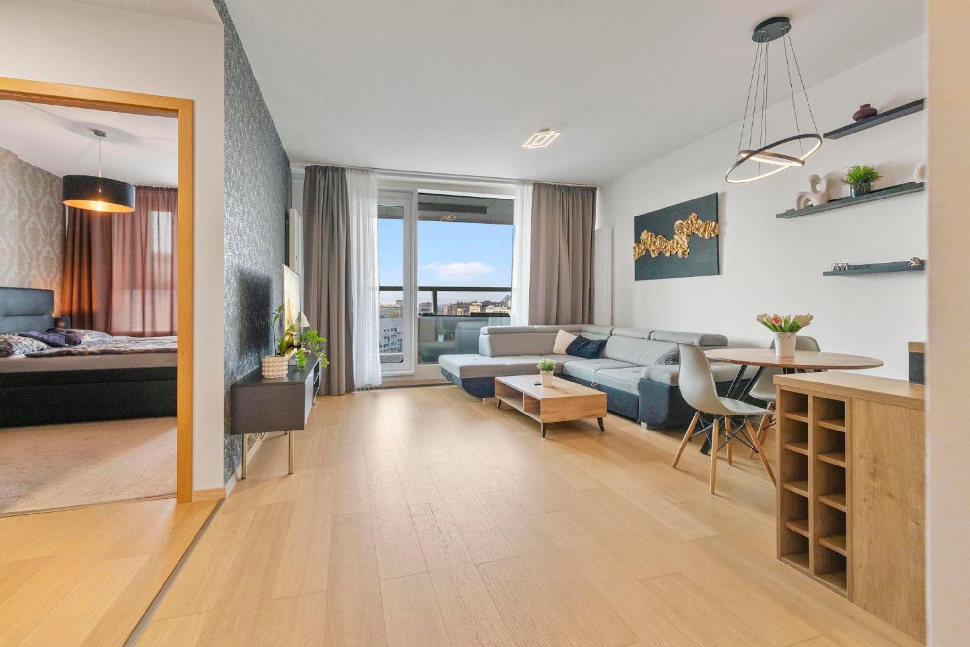 Panorama City Apartment In Downtown Area With Free Parking And Castle View Bratislava Exterior foto